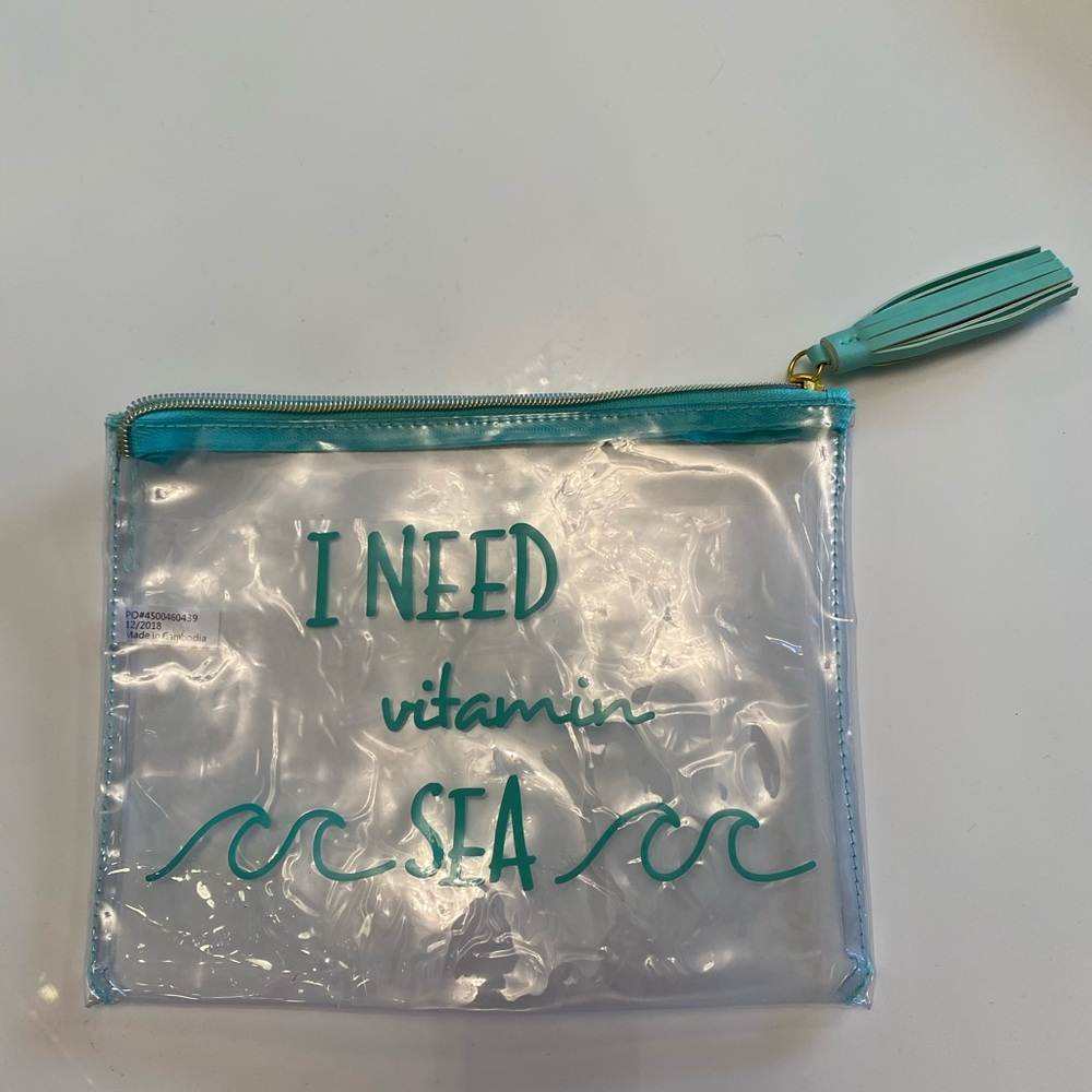 I need vitamin sea clear cosmetic bag- must be bundled!